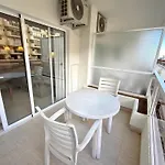 Lägenhet Pyr & Pool Private