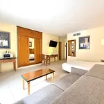 Pyr & Pool Private Lägenhet