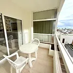 Lägenhet Pyr & Pool Private