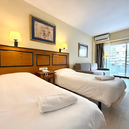 Pyr & Pool Private Lägenhet Fuengirola