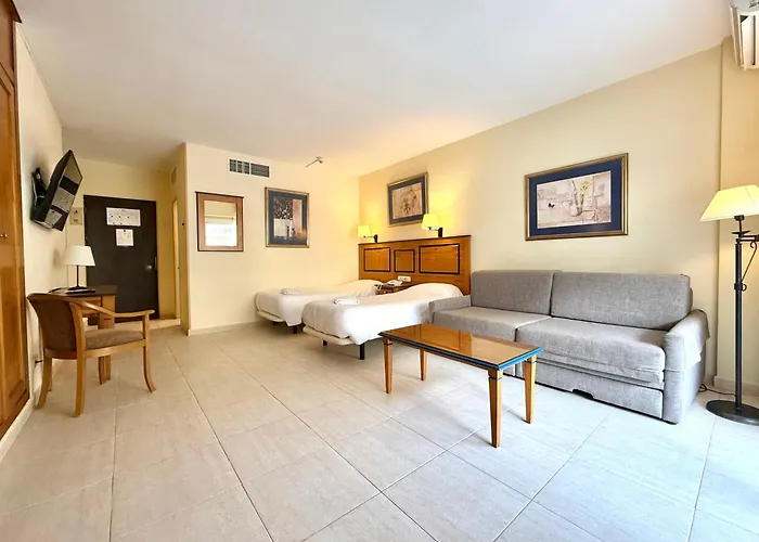 דירה Pyr & Pool Private