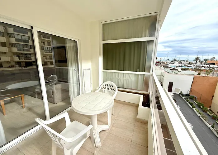 דירה Pyr & Pool Private