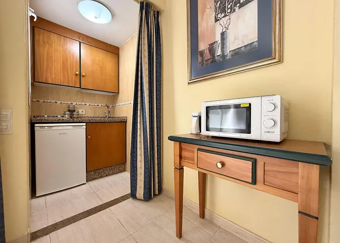 Pyr & Pool Private Lägenhet *